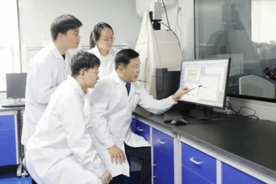 喜報(bào) 我校教授榮獲“遼寧省學(xué)術(shù)頭雁”稱號(hào)，引領(lǐng)醫(yī)學(xué)研究與試驗(yàn)發(fā)展新高度